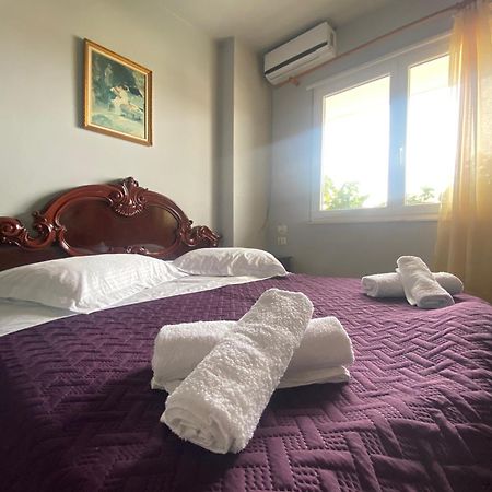 Stay The Night Shkodra Apartment City Centre Екстер'єр фото