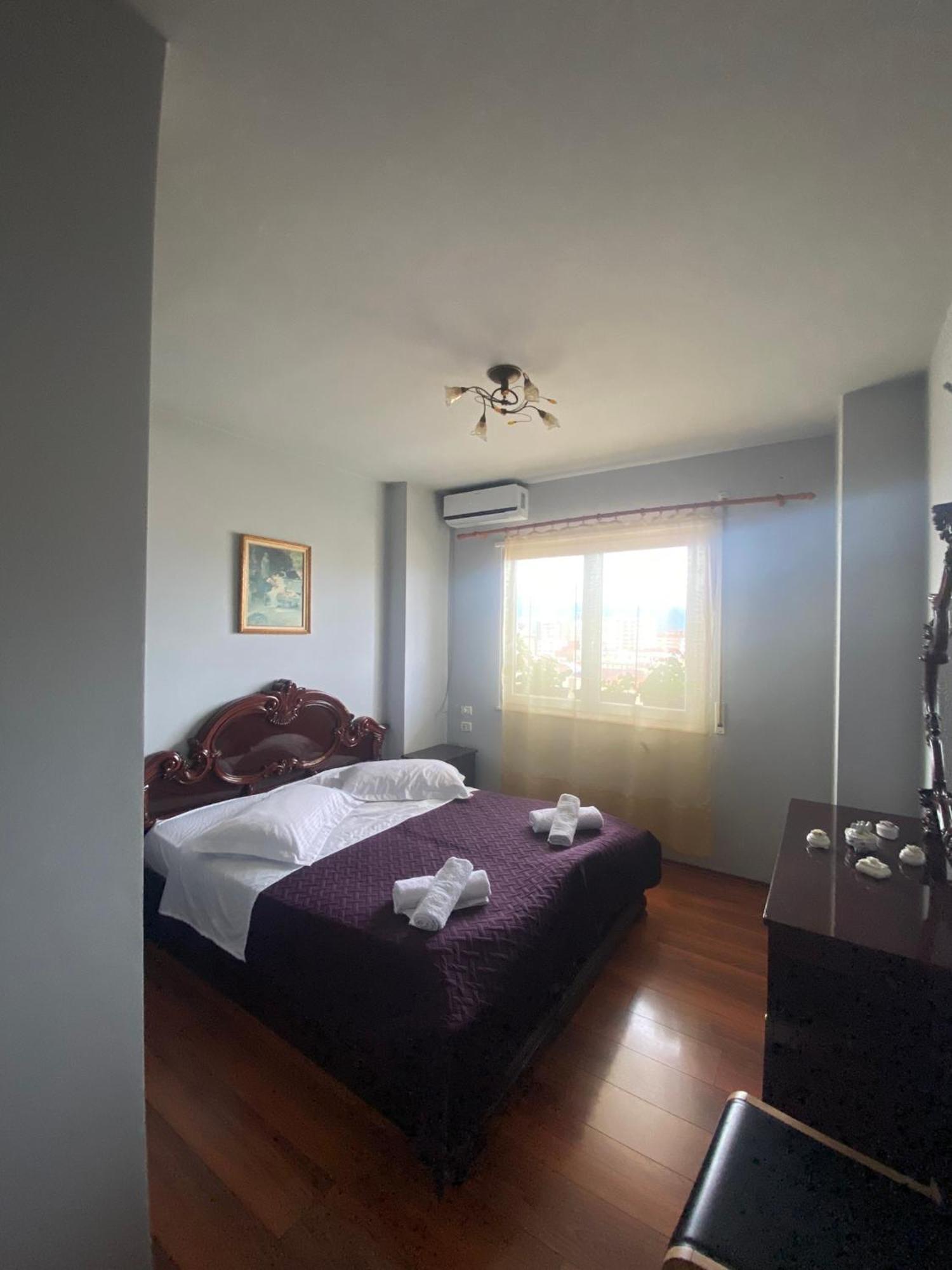 Stay The Night Shkodra Apartment City Centre Екстер'єр фото