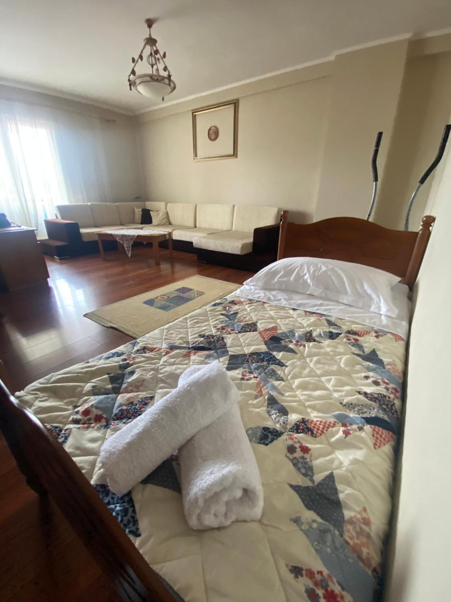Stay The Night Shkodra Apartment City Centre Екстер'єр фото